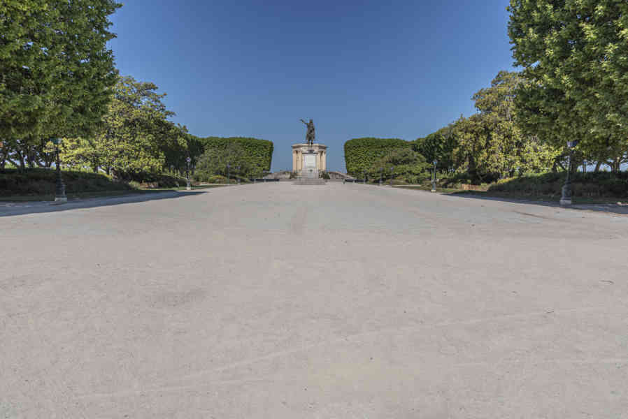Francia - Montpellier 049 - plaza Real de Peirou.jpg